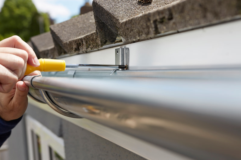 Gutter maintenance in Shelton